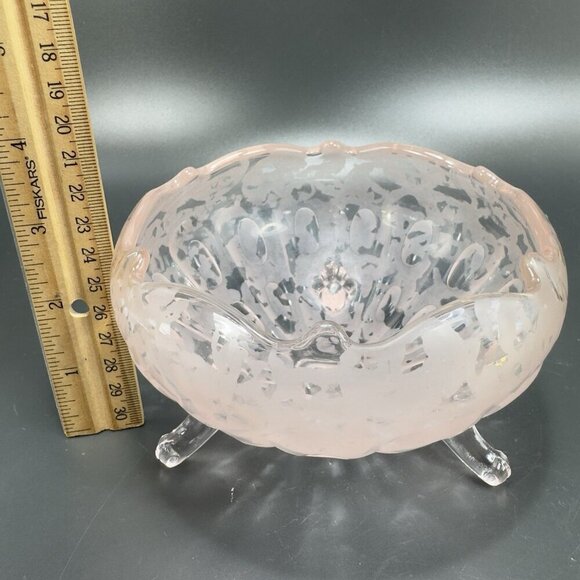 1930s Fenton Ming Pink Glass Rose Bowl Dish Etched 3 Footed Bowl Frosted Finish - Picture 4 of 15